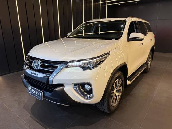 TOYOTA HILUX SW4 2.8 SRX 4X4 16V TURBO INTERCOOLER DIESEL 4P AUTOMÁTICO